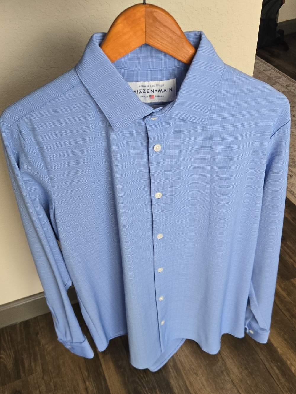 Mizzen+Main Leeward Med. Standard Fit Never Worn Mini Plaid Blue EC